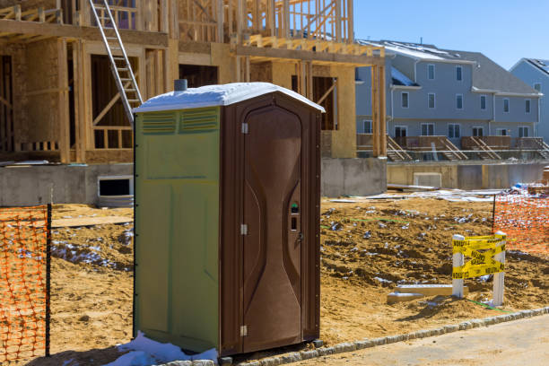 Best Portable restroom trailer rental  in Mentor, OH